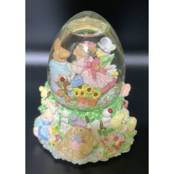 Easter Bunny Musical Snow Globe plays "Here Comes Peter Cottontail" - Picture 12 of 14